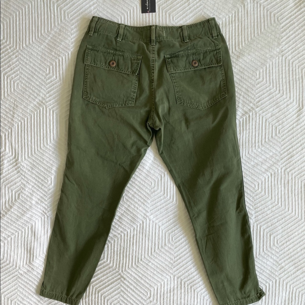 Amo Army Twist Army Green cropped pant, size 27